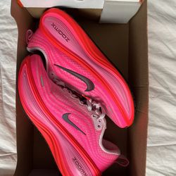 Nike Vomero Plus "Hyper Pink" Women's Shoe size 6