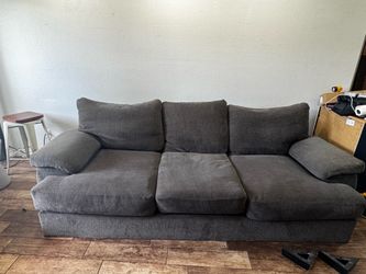 Free couch! Bermuda down couch (pending pick up 8/12 AM)