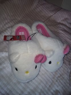 Hello Kitty Slippers 9/10 Ladies