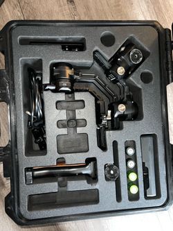 Tilta Gravity G2 3-Axis Handheld Gimbal System with Tiltamax in Hard Case