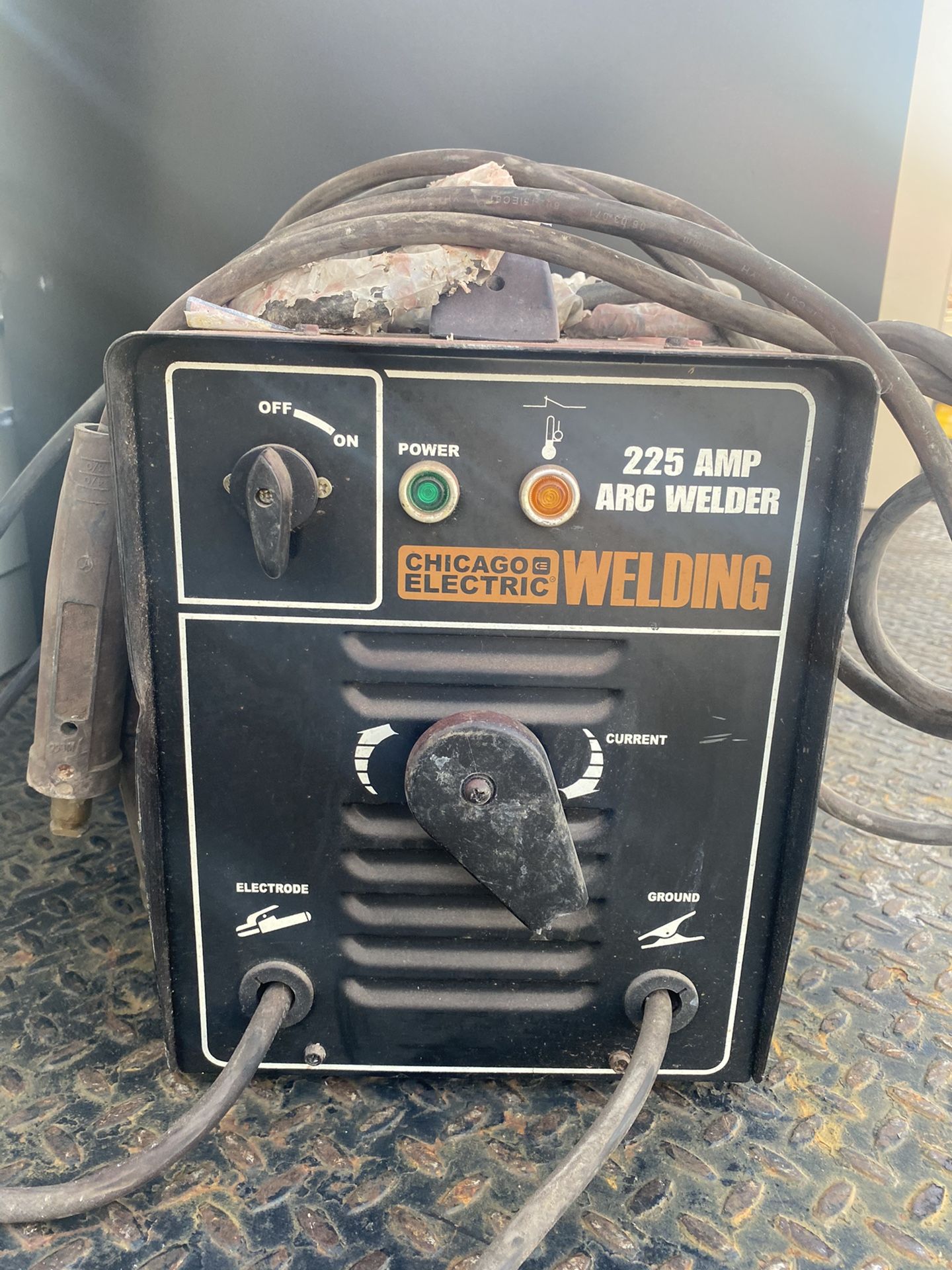Chicago Electric 225 Arc Welder