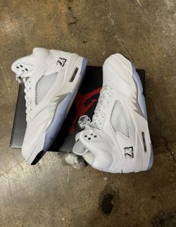 Air Jordan 5 RETRO white metallic 2026