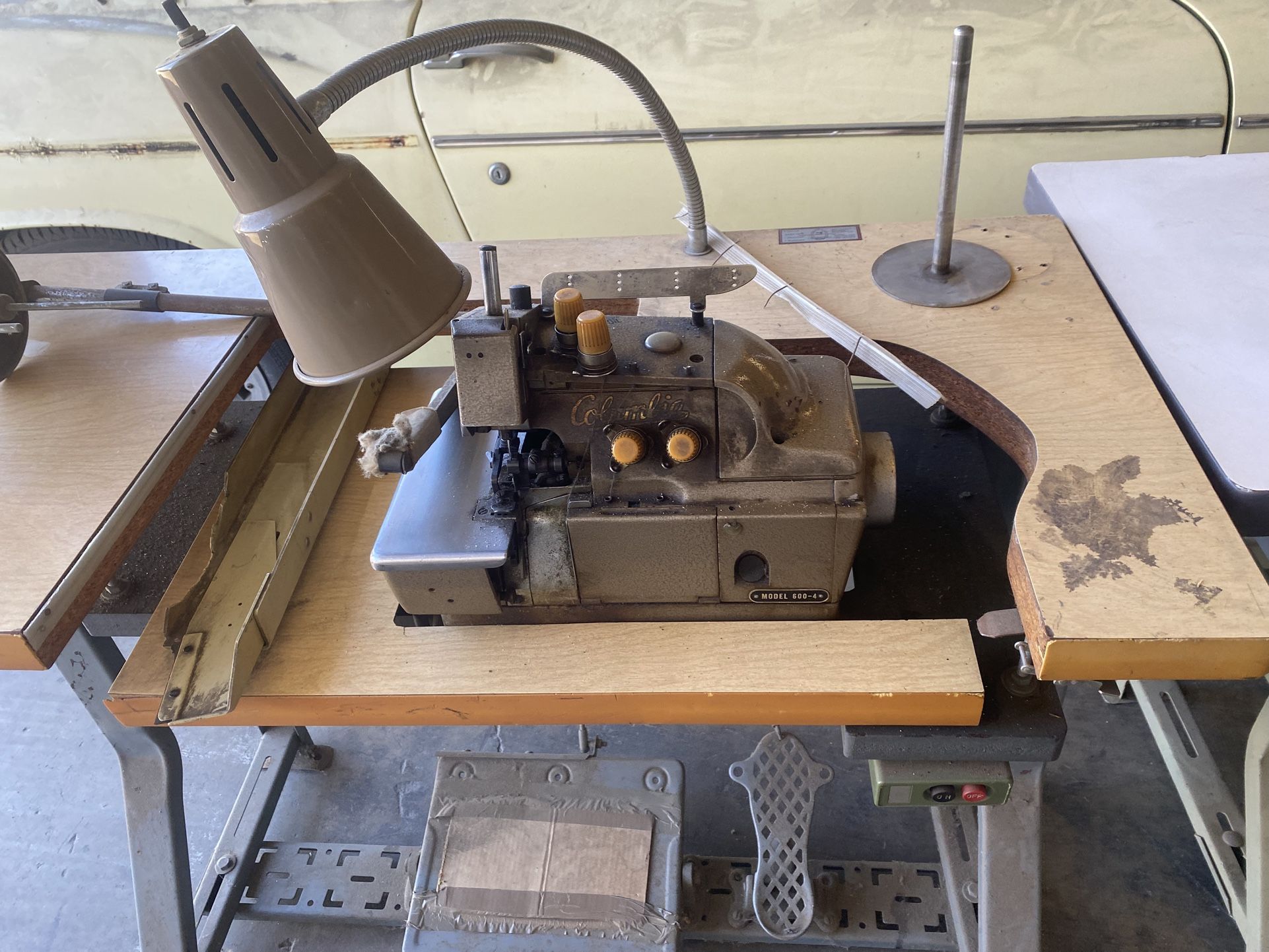 Industrial Overlock Sewing Machine