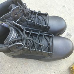 Size 9 Mens Boots NE Philly $35