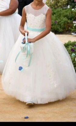 Flower girl ivory dress