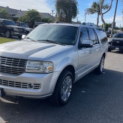 2011 Lincoln Navigator L