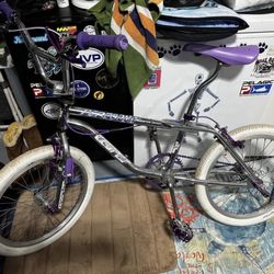 93 GT Performer BMX Bike 