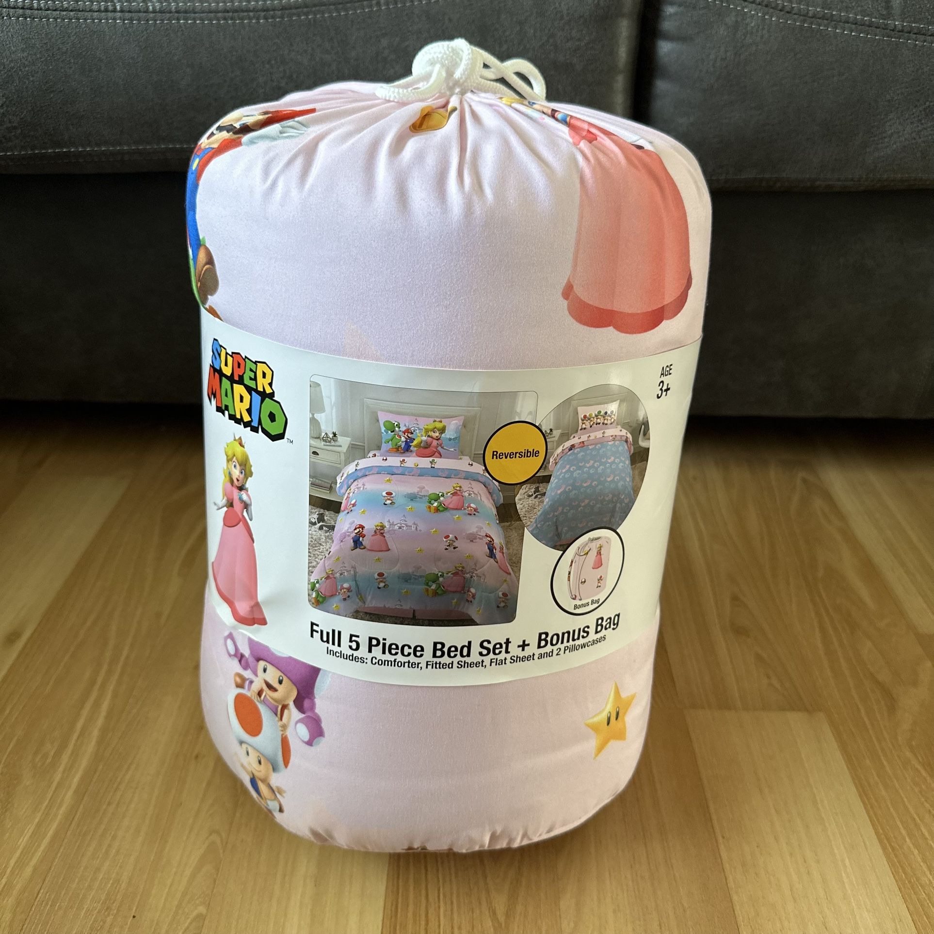 Super Mario 5 Piece Full Size Bed Set + Bonus Bag