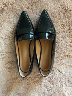 Black toe pointed loafers