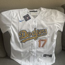 Medium Women's Dodgers Shohei Ohtani Nike White 2025 Gold Collection Limited Jersey 