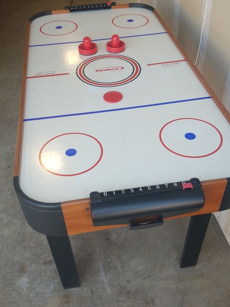 HALEX AIR HOCKEY TABLE. IN GREAT SHAPE.  APPROXIMATELY  16X30.