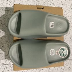 adidas gazelle silver green womens ADIDAS YEEZY Size EU 41.5 Sneakers