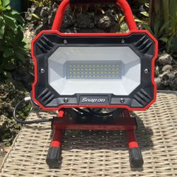 Snap-On 1600 Lumen LED Worklight 9”Wx12”Hx8”D