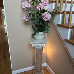 Pedestal And Rose Garden 
