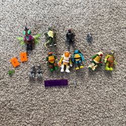 Teenage Mutant Ninja Turtles MegaBlox Action Figures Lot (some parts are worn but other than that they are in great condition)