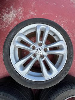 Selling 3 Honda 17-inch alloy wheel