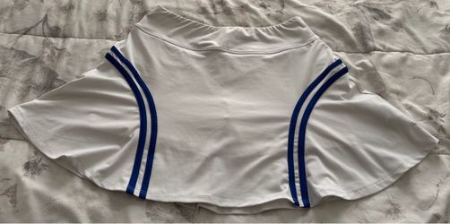 Eleven by Venus Williams white with blue striped detail tennis skorts, size S