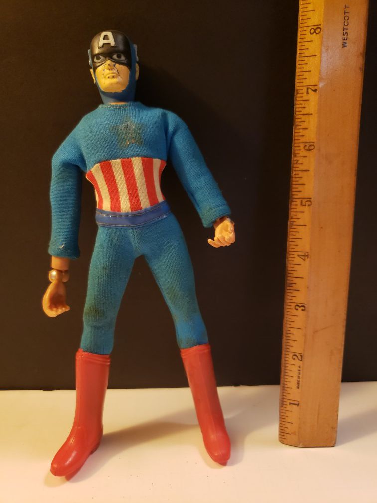 Captain America Action Figure by Mego - 1973 (Rare figure)