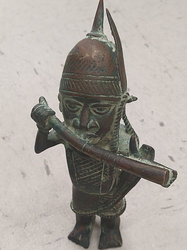 Old Opa In War African  Bronze Statue 