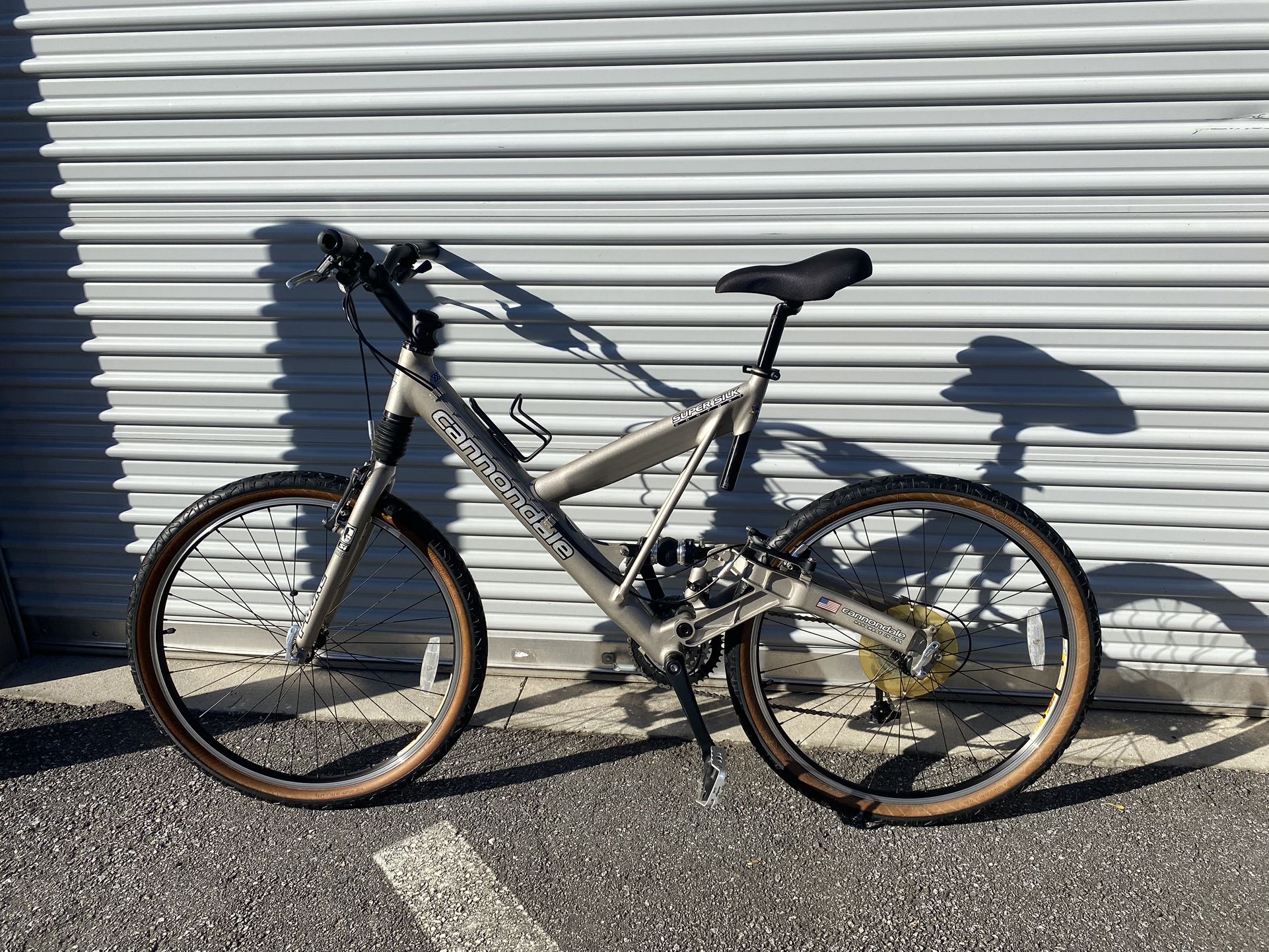 Legendary Cannondale Super V – Lightweight, Fast & Comfortable! 🇺🇸25years old
