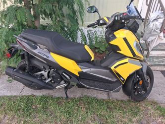 Scooters 300cc