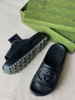 Gucci platefrom interiorlock black G