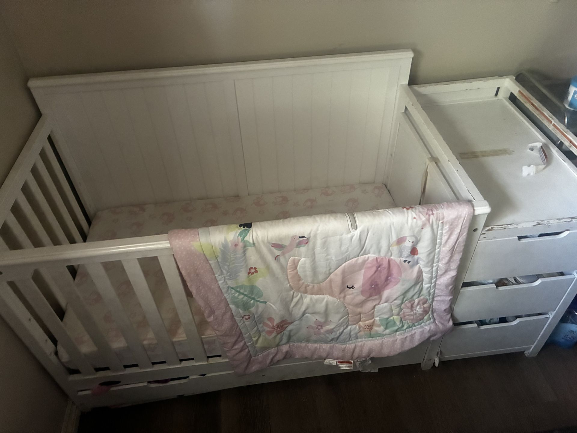 Crib With Storage