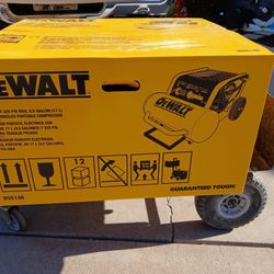 AIR COMPRESSOR DEWALT 