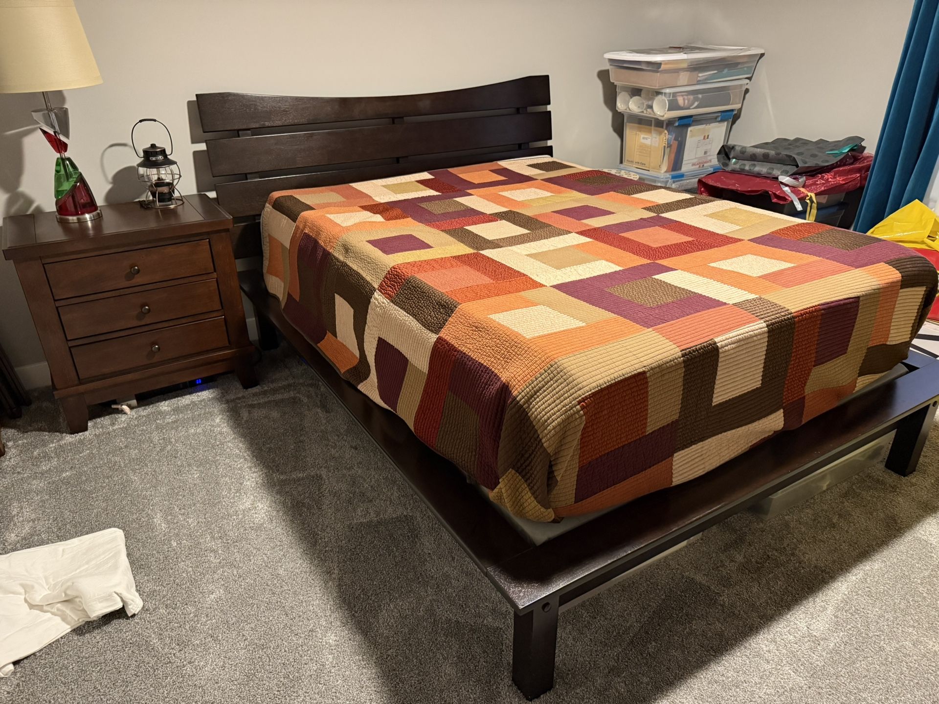 Queen bed With Firm mattress