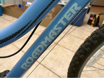 Girls 18 Speed Mountain Bike