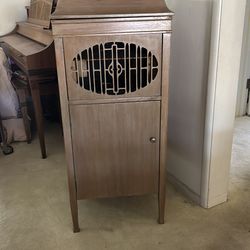 Brunswick vintage oak floor cabinet from 1923