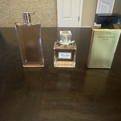 Best Selling ! Designers Perfumes { Ladies Choice}  Diff $ Each. Amazing 🤩 fragrances. Hot sale 🔥 