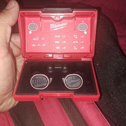 Milwaukee Bluettoth Jobsite Ear Buds 