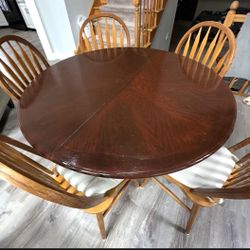 Claw Foot Round Table 