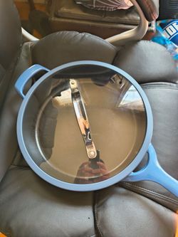 12" Tramontina cast iron enamel pan w/lid