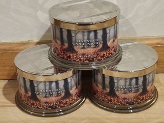 BRAND NEW HOMEWORX SLATKIN & CO HAUNTED APPLE NIGHTS 18 OZ CANDLE 
