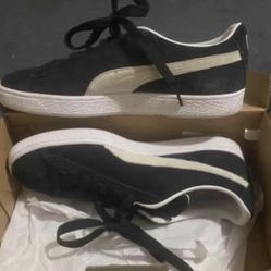 Blk White Pumas Sz 9