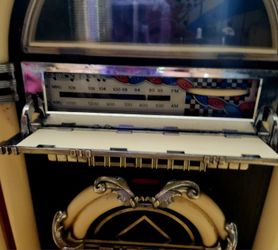 Crosley Collector’s Edition Radio and Cassette player