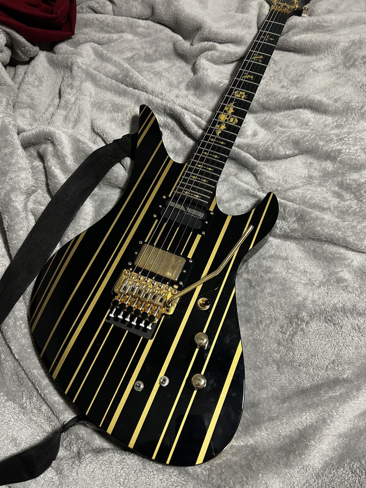 Synyster gates custom s guitar