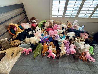 Large Lot of Stuffed Animal Plush Toys