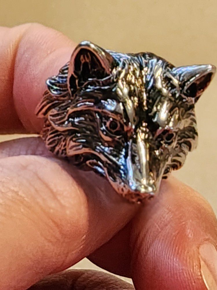 NICE WOLF RING STAINLESS SZ8