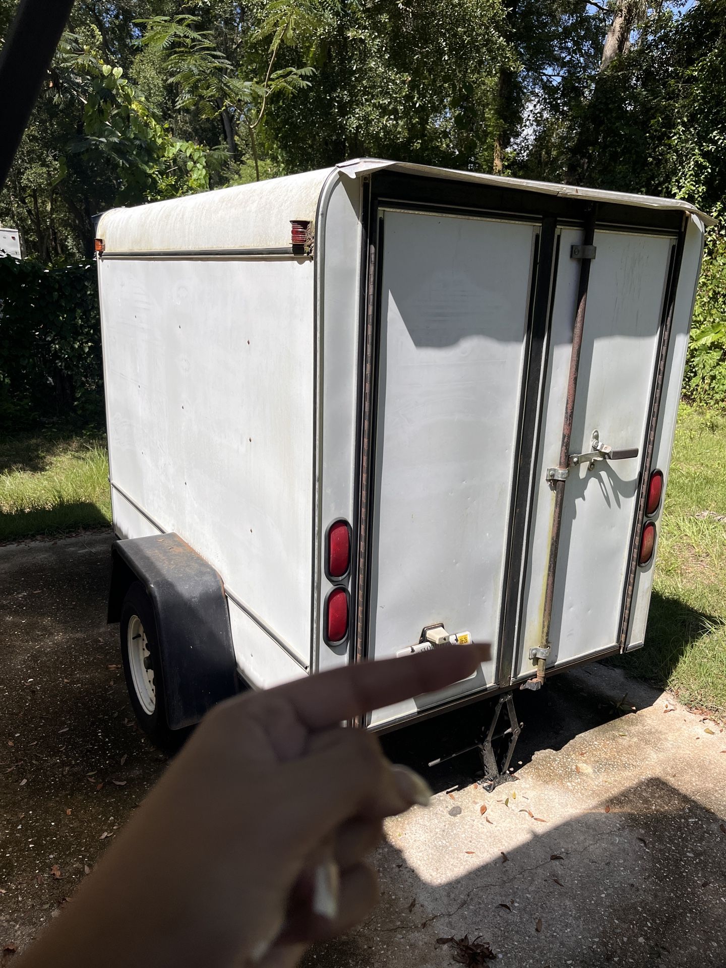 5*8 Enclosed Trailer