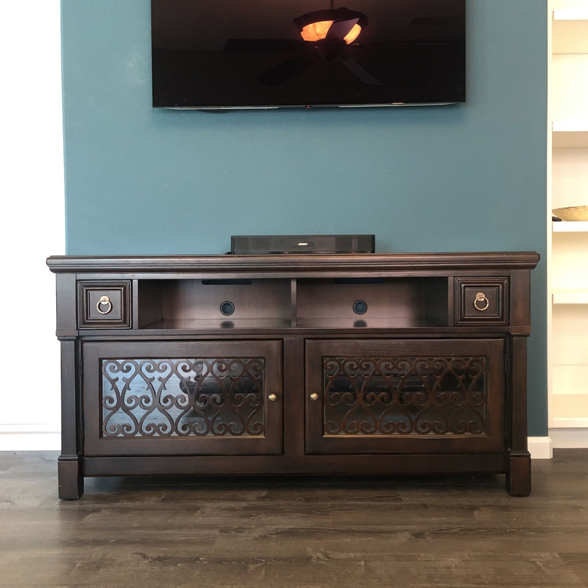 Media Hutch from Louis Shanks