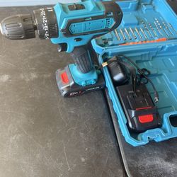 New 21 Volt Drill With Two Batteries And Charger
