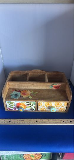 Pioneer woman flatware storage