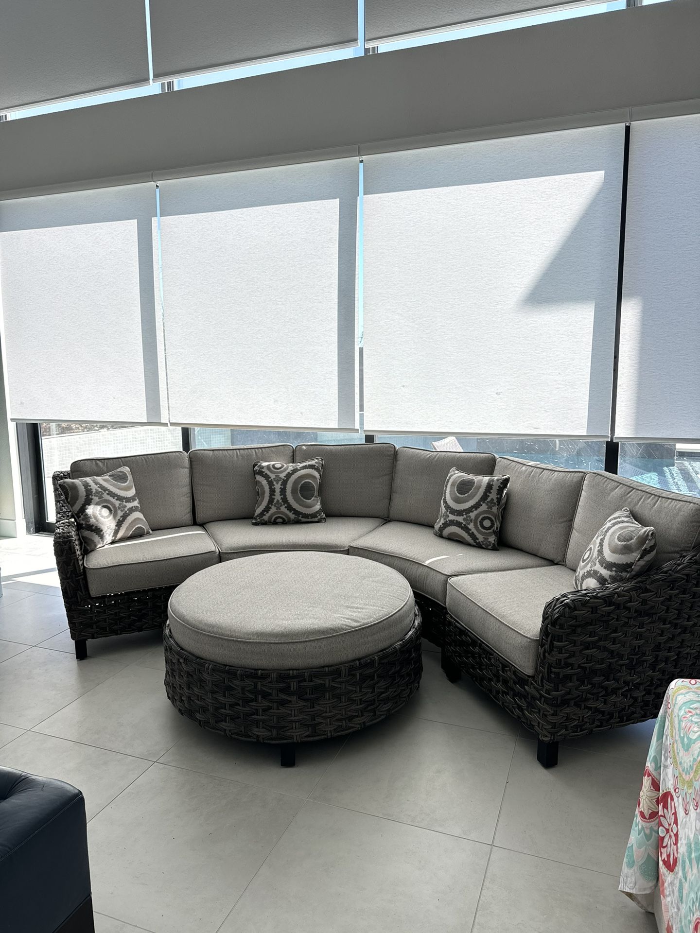 Vigo 5-piece Woven Outdoor Patio Sectional