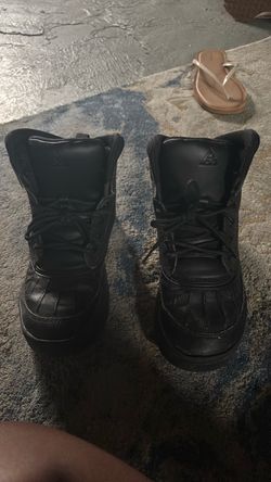 Nike boots kids size 6.5y