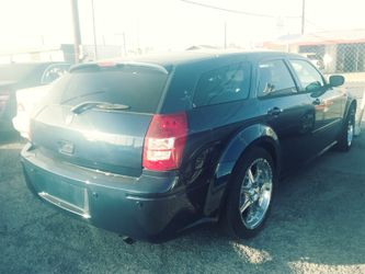 $5988..06 Dodge Magnum Automatic