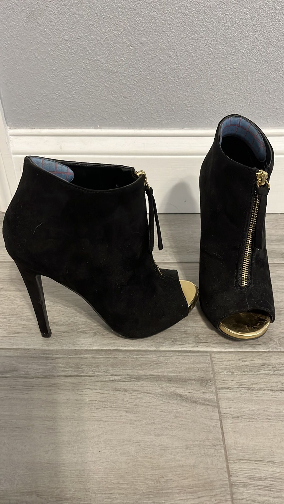 Women’s Peep Toe Booties