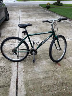 Trek 820 Mountain Track hybrid road &  path bicycle Made in the USA Shimano components great condition Wheels are straight shifts great brakes good